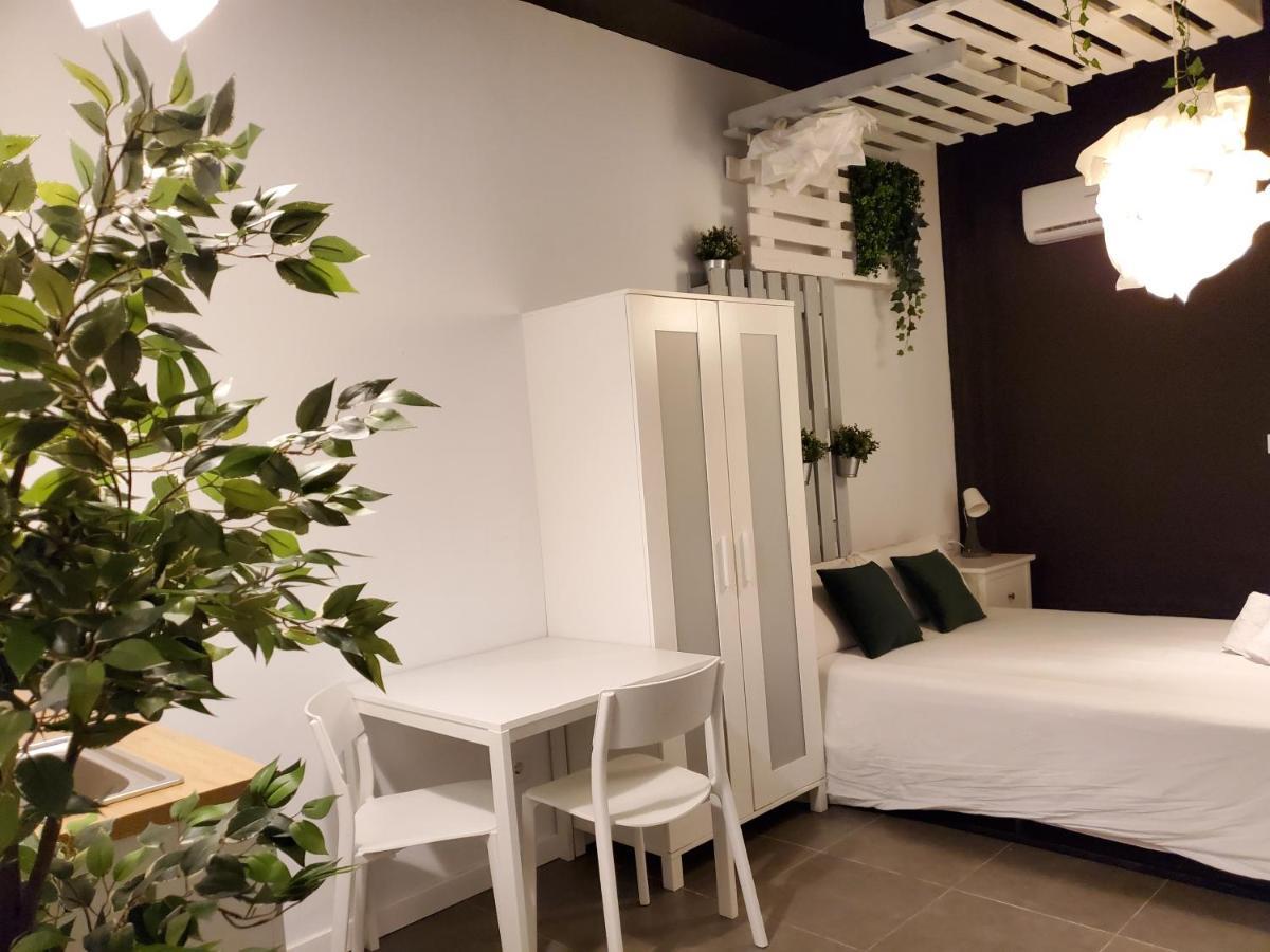 Small And Cozy Rooms - G 발렌시아 외부 사진